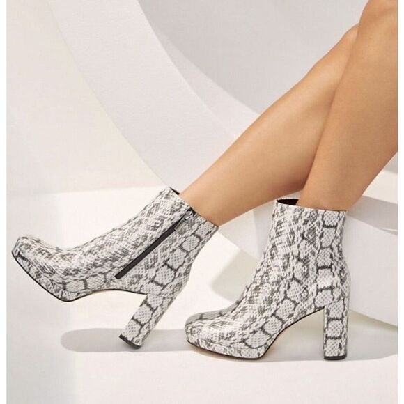 Justfab‎ bootie Women’s Animal Print Francine Platform Ankle Boot Faux Leather - Picture 1 of 8